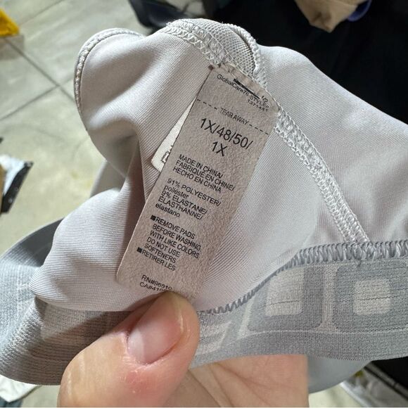 Under Armour Plus Size Silver Medium Impact Sports Bra - Picture 4 of 4